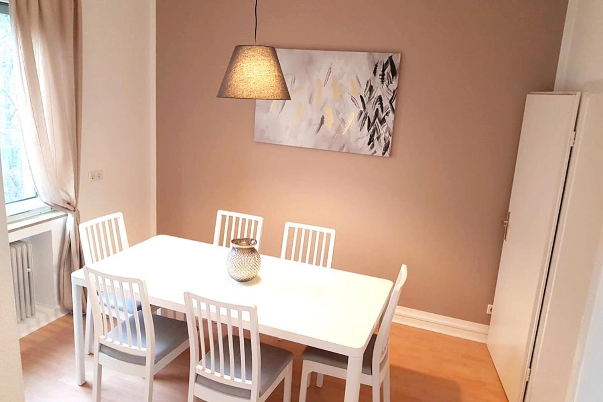 Apartment Modern & Chic With Terrace Or Balcony Neuss