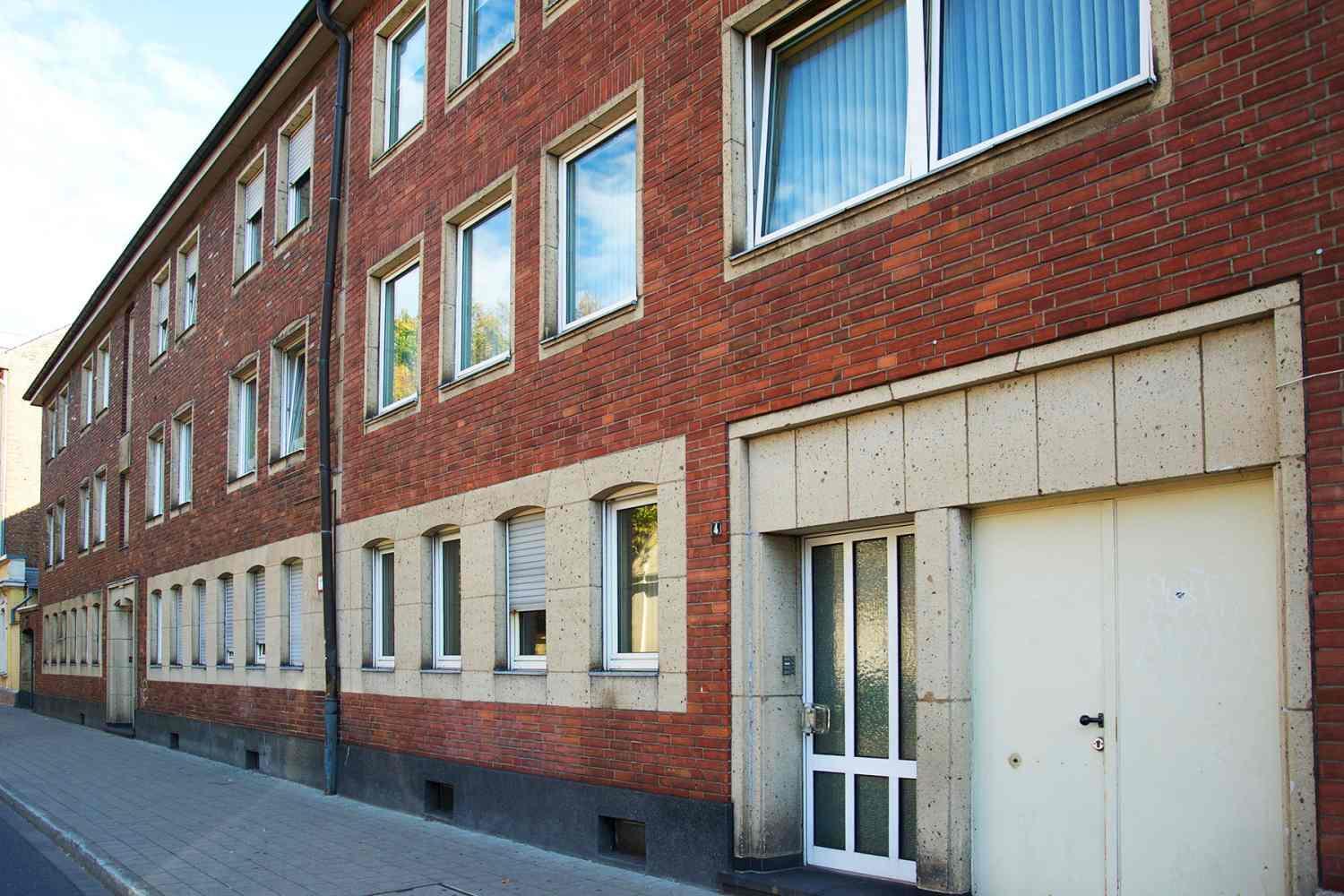 Modern & Chic With Terrace Or Balcony Neuss