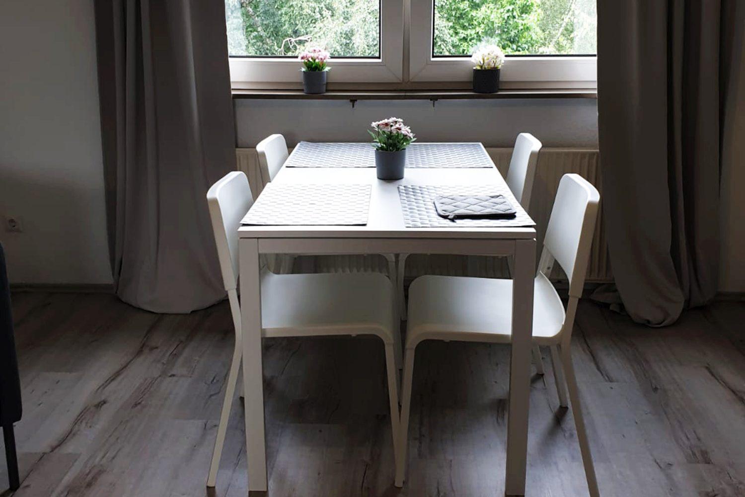 Modern & Chic With Terrace Or Balcony Apartment Neuss