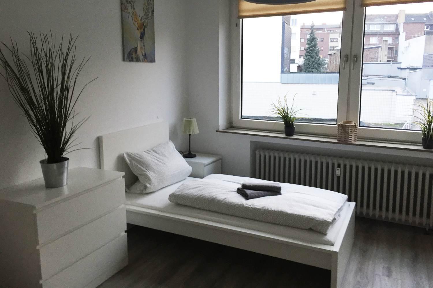 Modern & Chic With Terrace Or Balcony Neuss