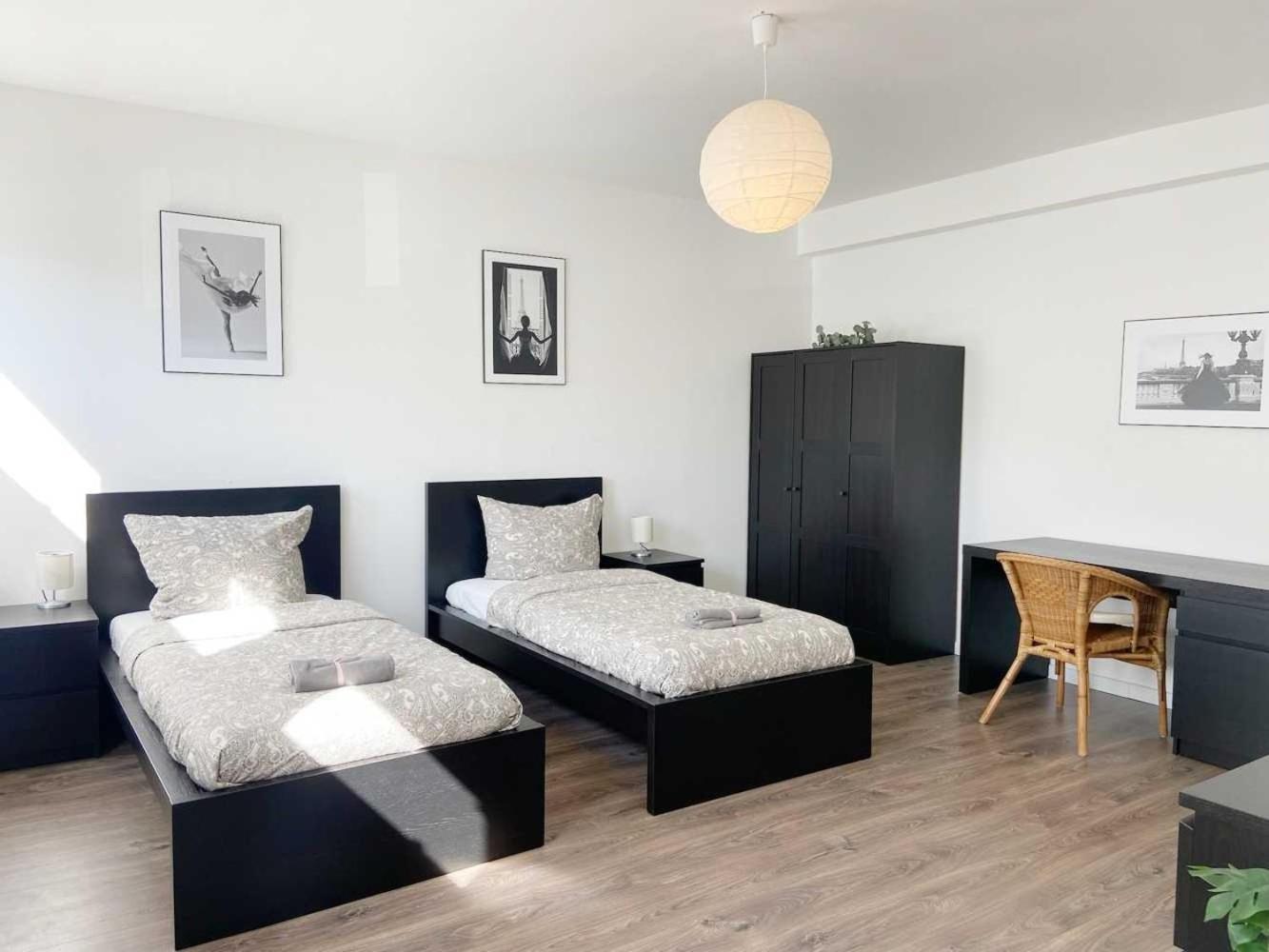 Modern & Chic With Terrace Or Balcony Apartment Neuss