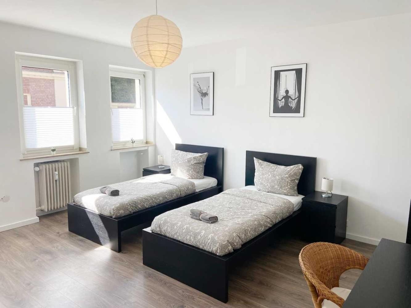 Modern & Chic With Terrace Or Balcony Neuss