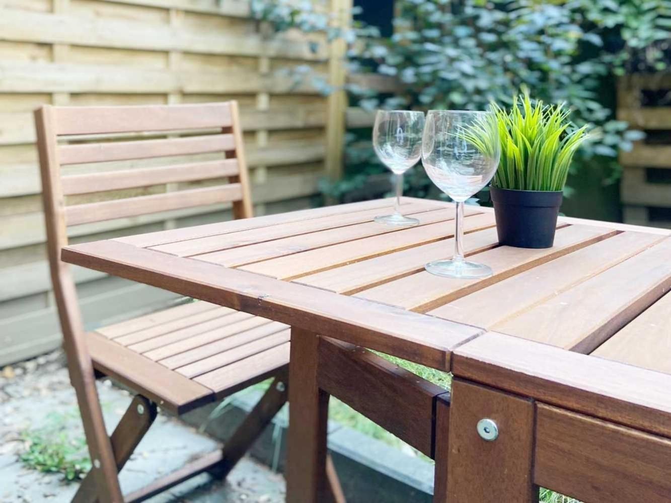 Modern & Chic With Terrace Or Balcony
